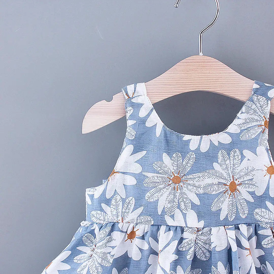 Adorable White Flowers Pattern Design Dress For Baby Girls